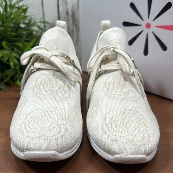 Isaac Mizrahi Live! Floral Stretch Fly Knit Sneaker Size 5.5 - Picture 6 of 11